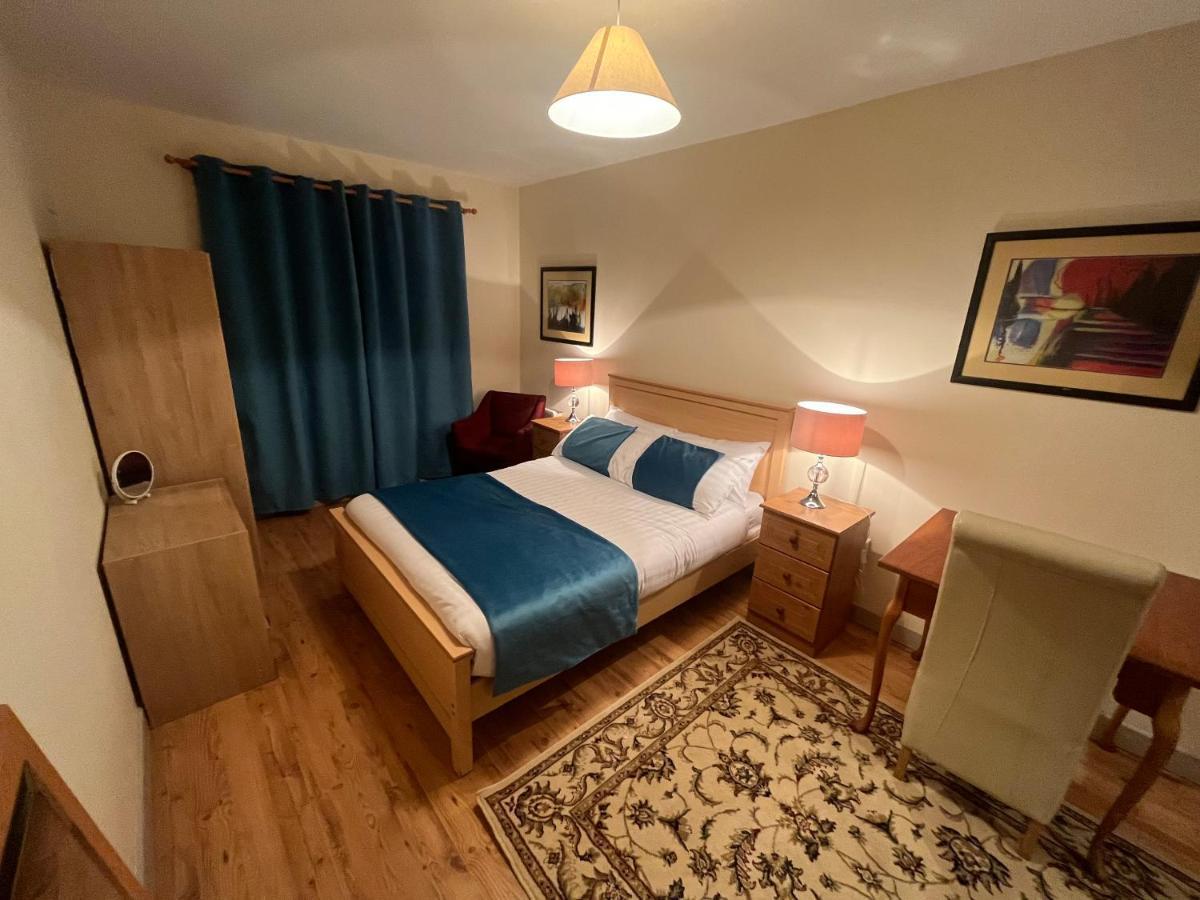 Elegant Rooms And Suites In Knock Knock  Exterior foto